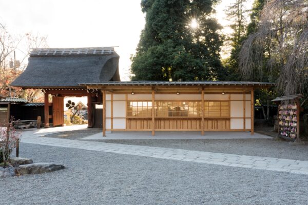 深大寺　山門　授与所