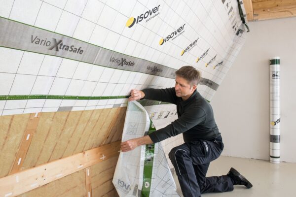 充填断熱　調湿気密　夏型結露